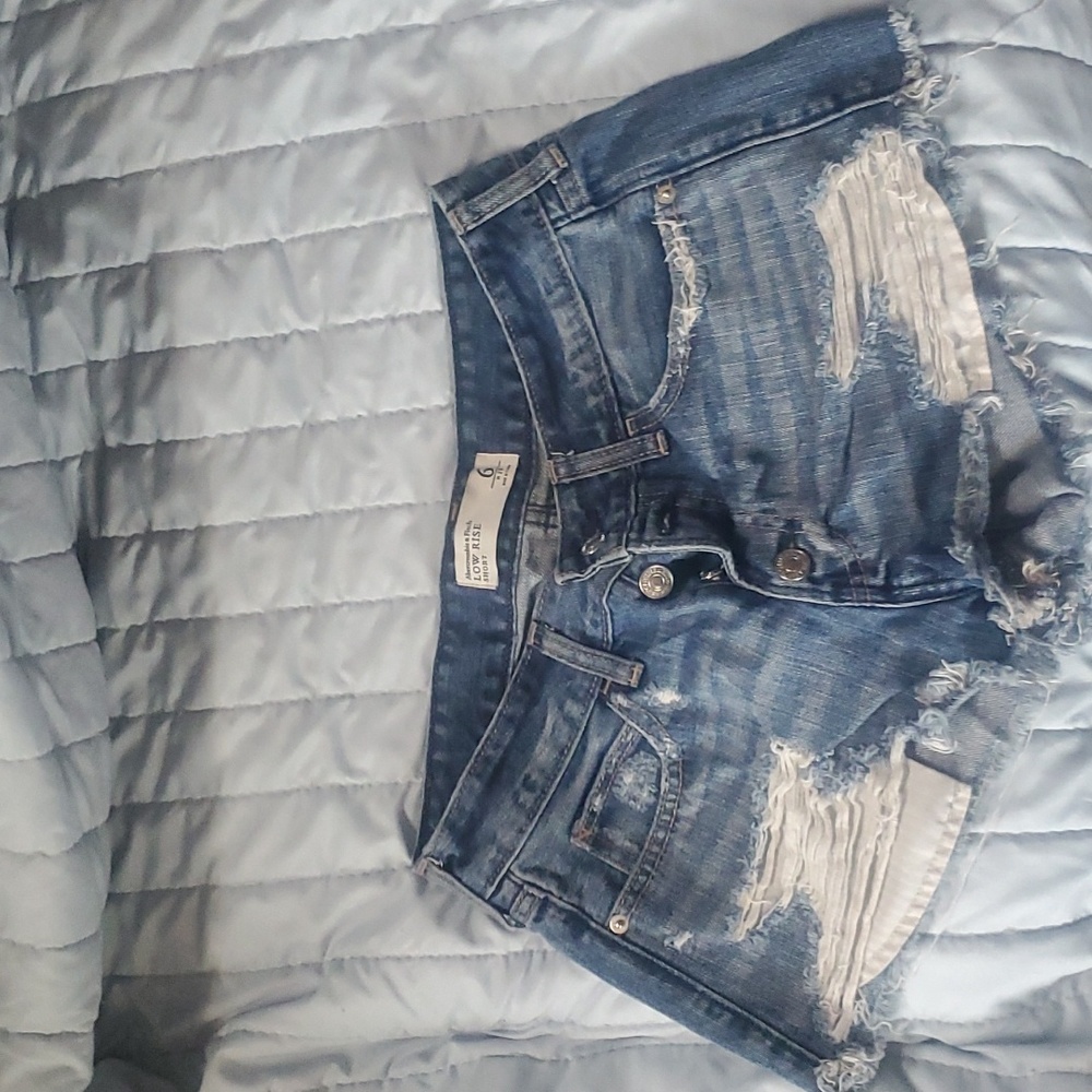 Abercrombie & Fitch size 6 women's denim shorts